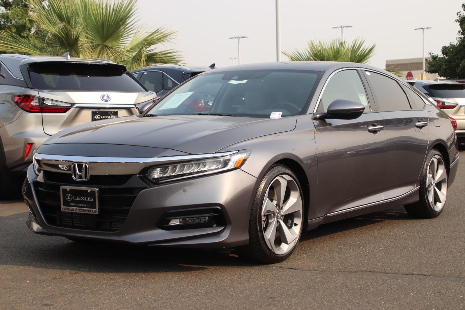 Pre-Owned 2018 Honda Accord Touring 1.5T CVT