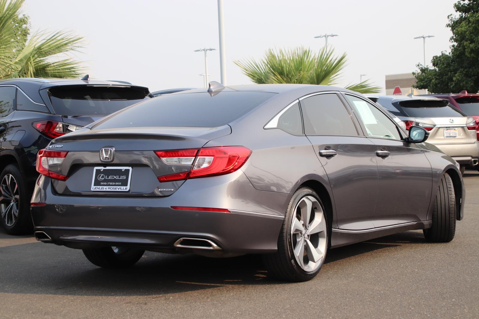 Pre-Owned 2018 Honda Accord Touring 1.5T CVT