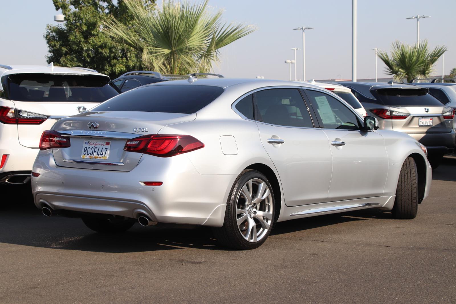 Pre-Owned 2017 INFINITI Q70L 3.7 RWD