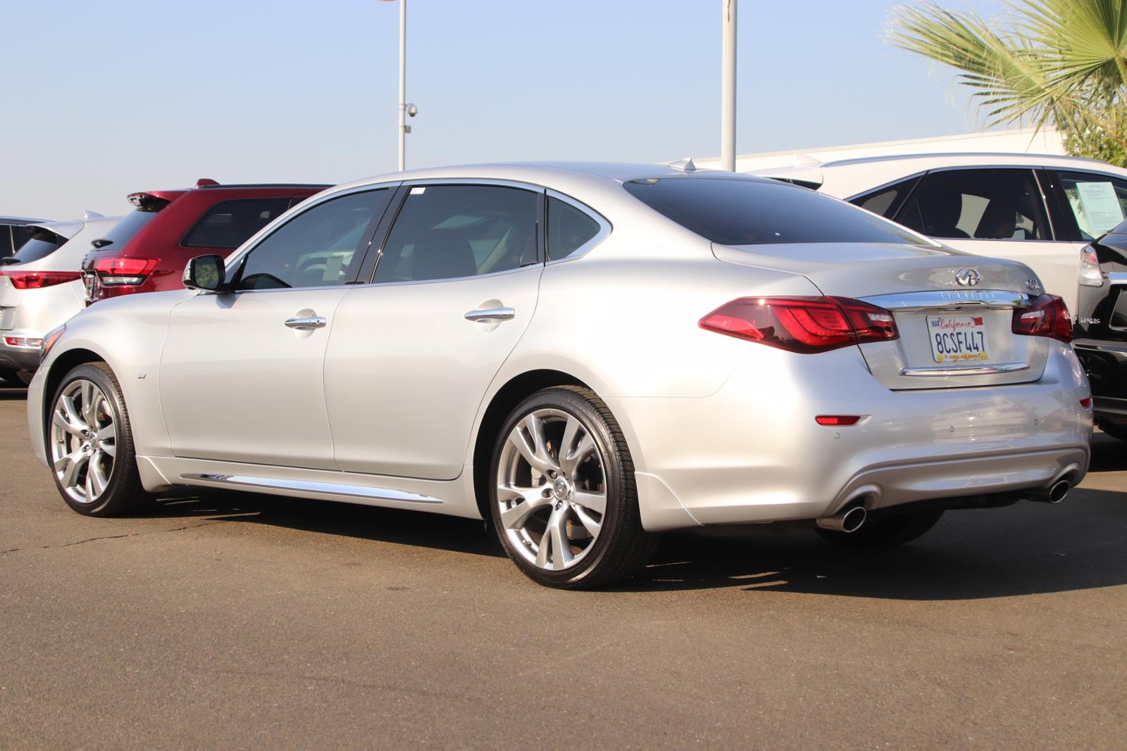 Pre-Owned 2017 INFINITI Q70L 3.7 RWD